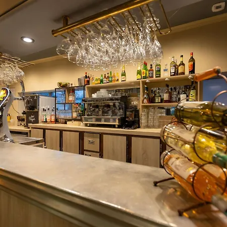Ibis Centre La Hotel 3*