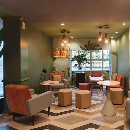 Hotel Ibis Centre La 3*